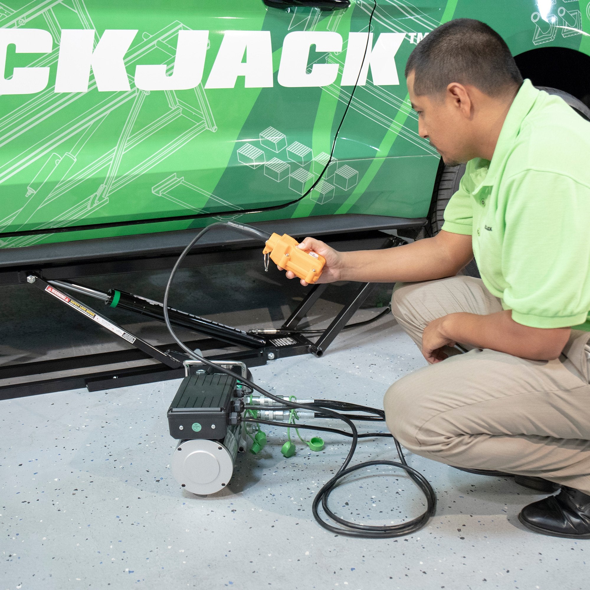 QuickJack 3500SLX Portable Car Lift 110V Standard Frame 5175010